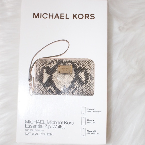 Michael kors snakeskin wristlet wallet - Picture 3 of 11